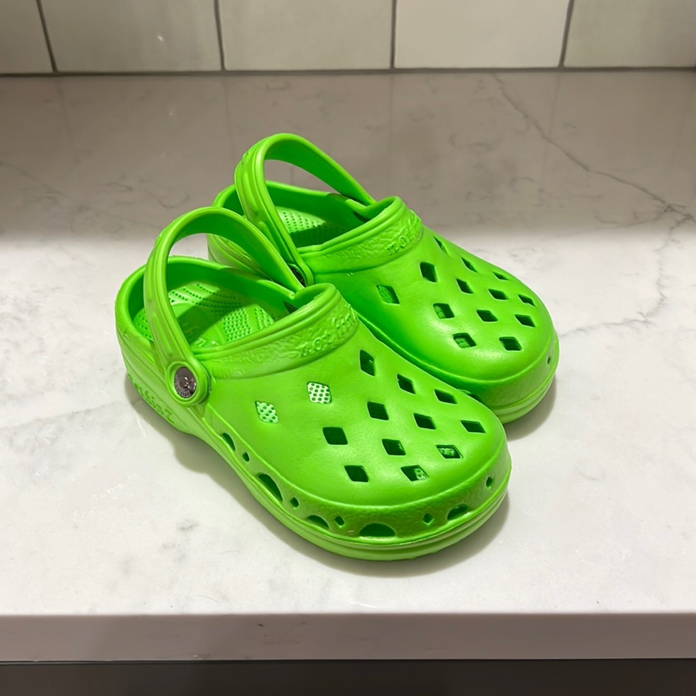 NWOT{NothinZ}Kids Sz C13 Lime Clogs